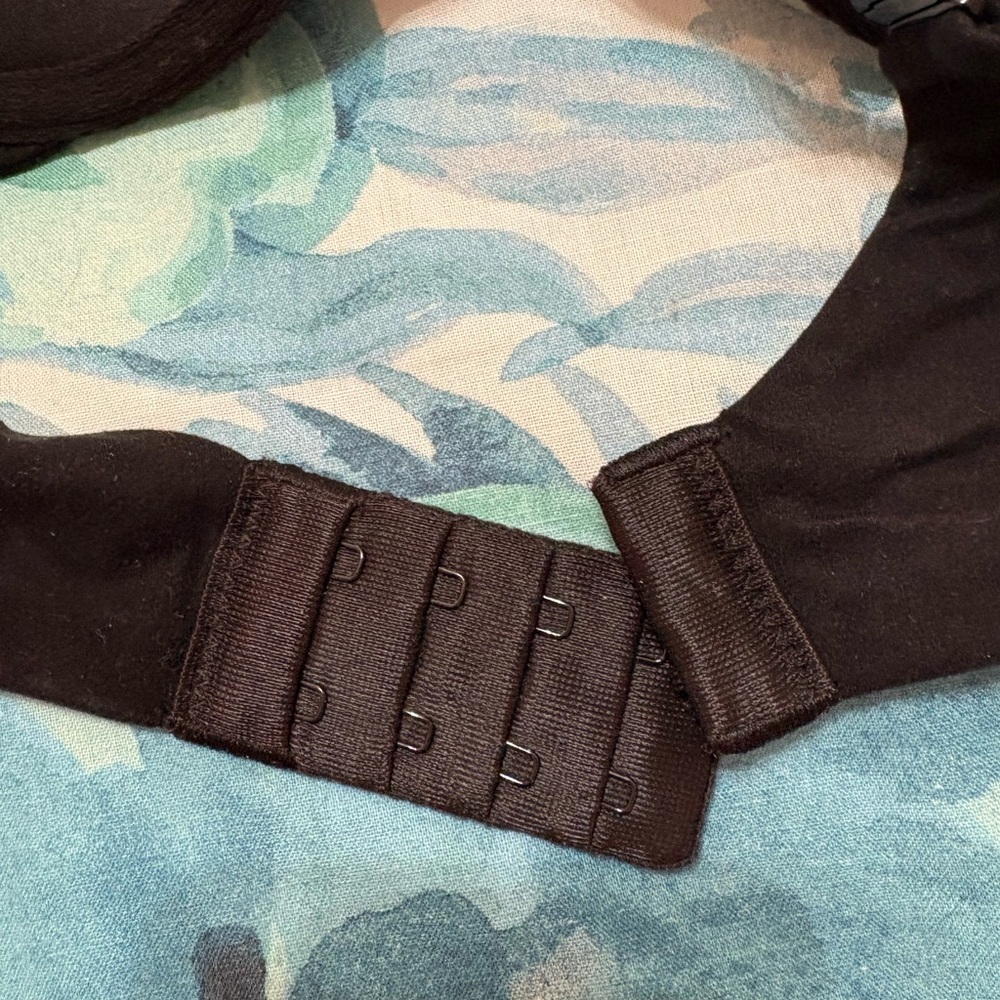 NWOT Victoria Secret Elegant Black Women's Push-Up Bras (Theirs two) - Picture 3 of 3
